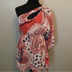 Bebe Off the shoulder paisley print blouse